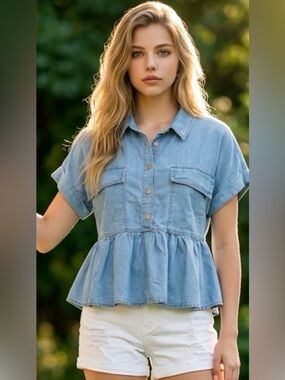 Light Wash Denim Peplum Button-front top shirt women’s size medium